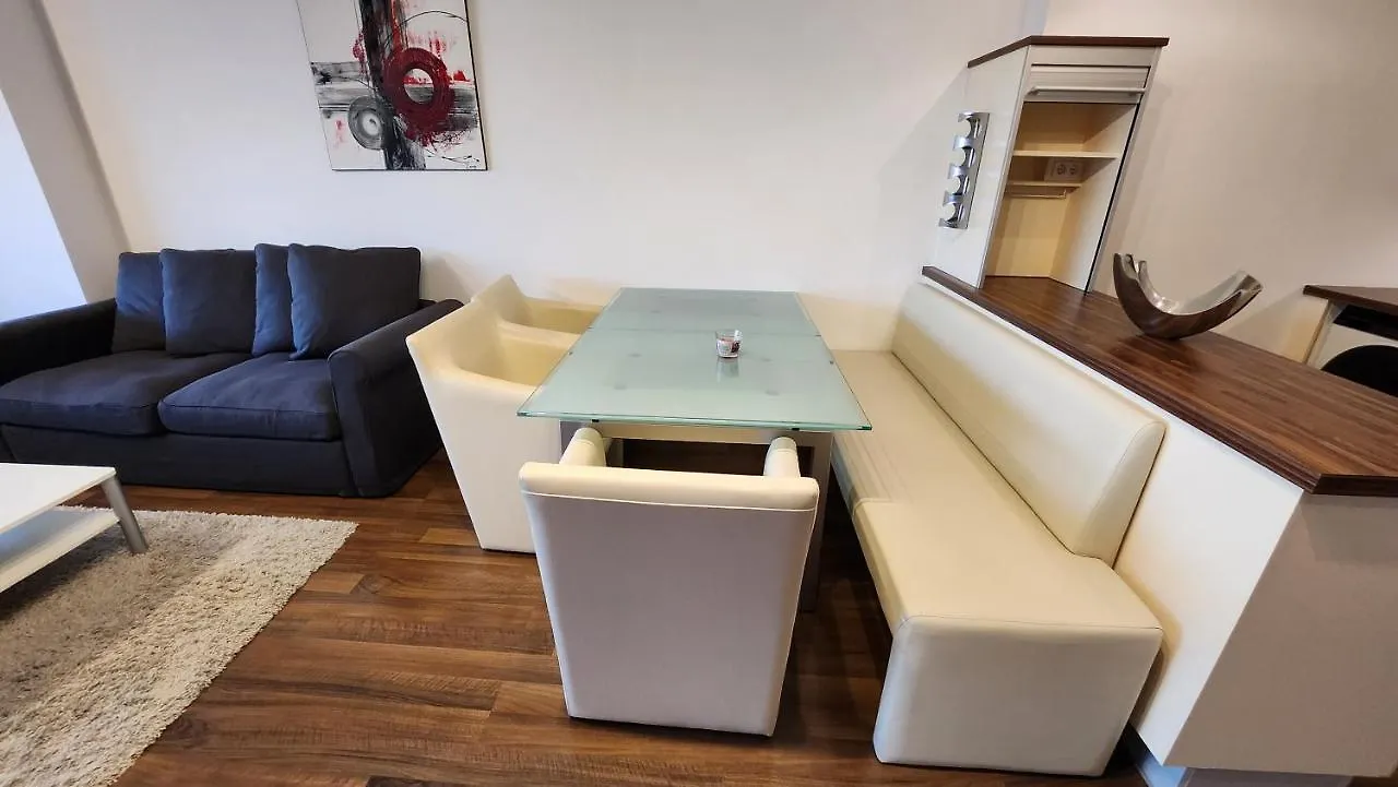 Wonderful Apartment For 4 On The Danube River, Next To Vic & Austria Center Vienna