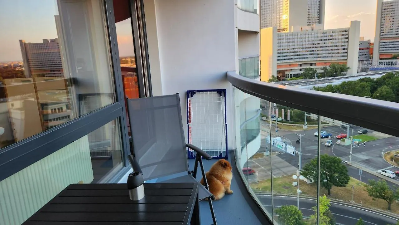 Wonderful Apartment For 4 On The Danube River, Next To Vic & Austria Center Vienna
